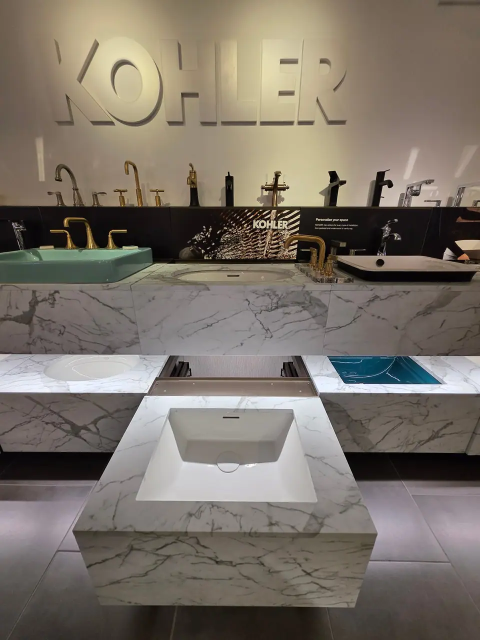 Showroom photo 88 of 153