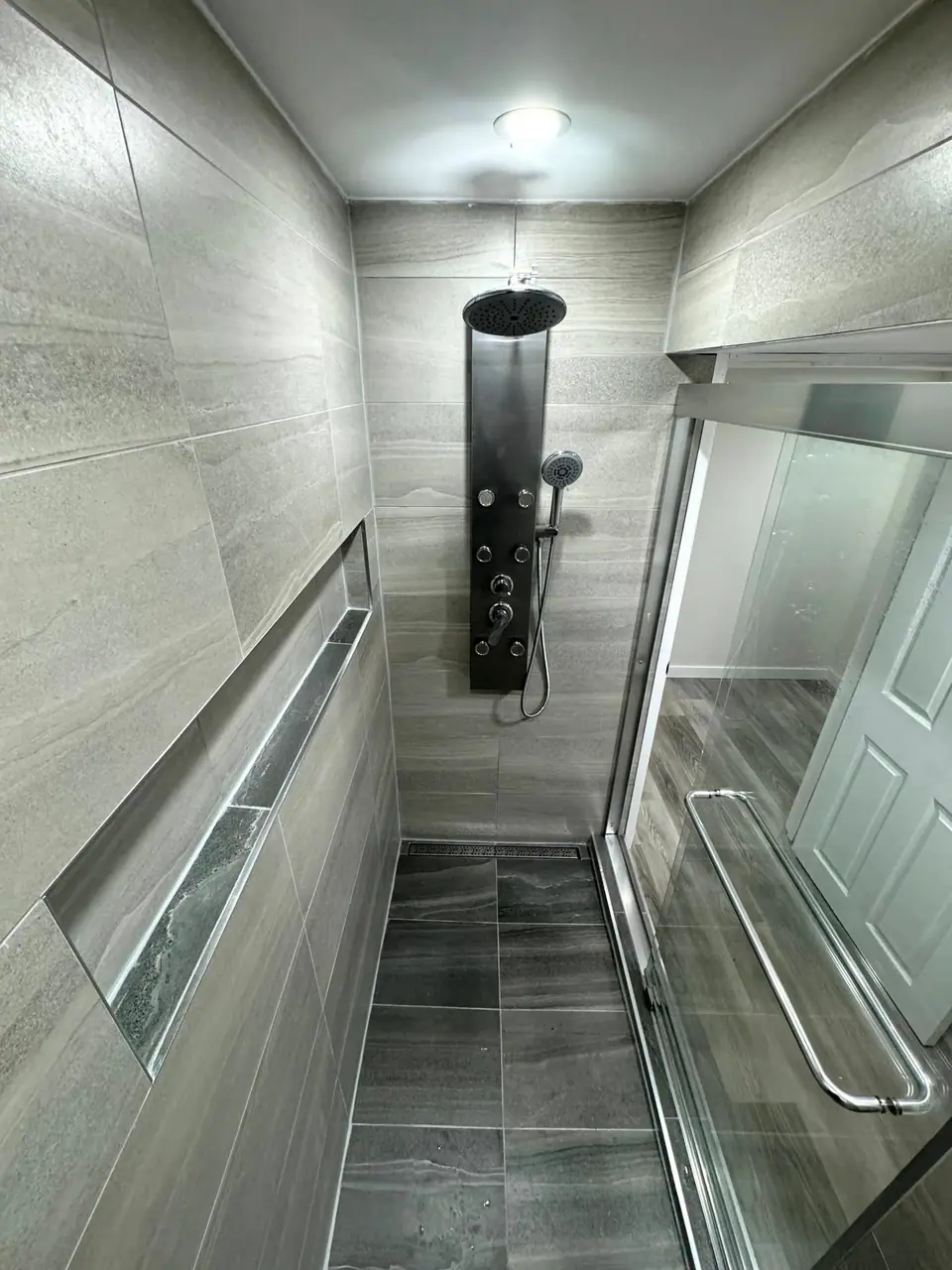 Bathroom renovations, photo 5 of 11 (finished)